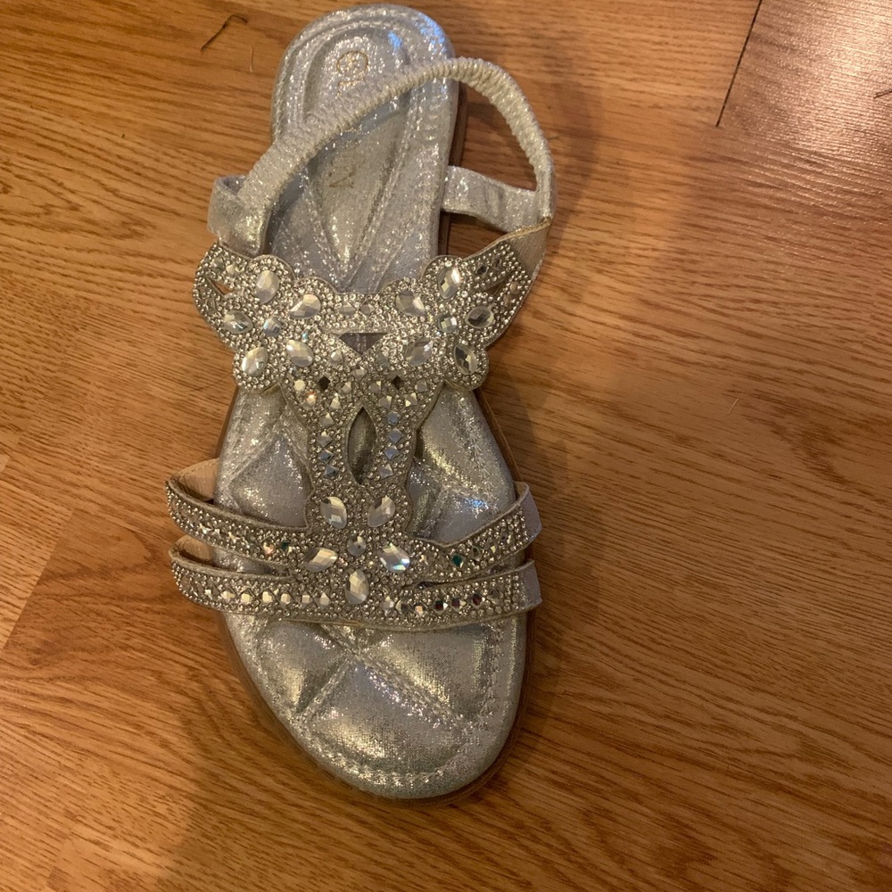 Glamorous Silver Rhinestone Sandals